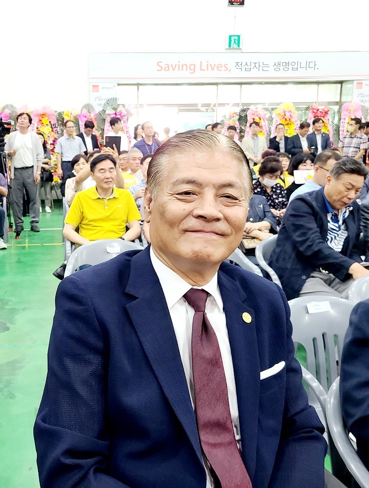 진건 회장 2024.7.23 박재홍 회장 취임식 축하.jpg