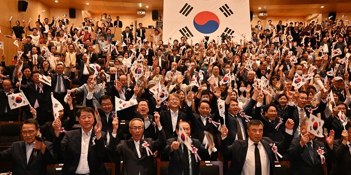 구청장등 만세3창.jpg
